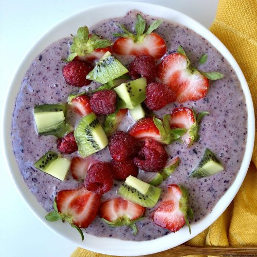 Smoothie bowl de banane myrtille Smoothie bowl de banane myrtille